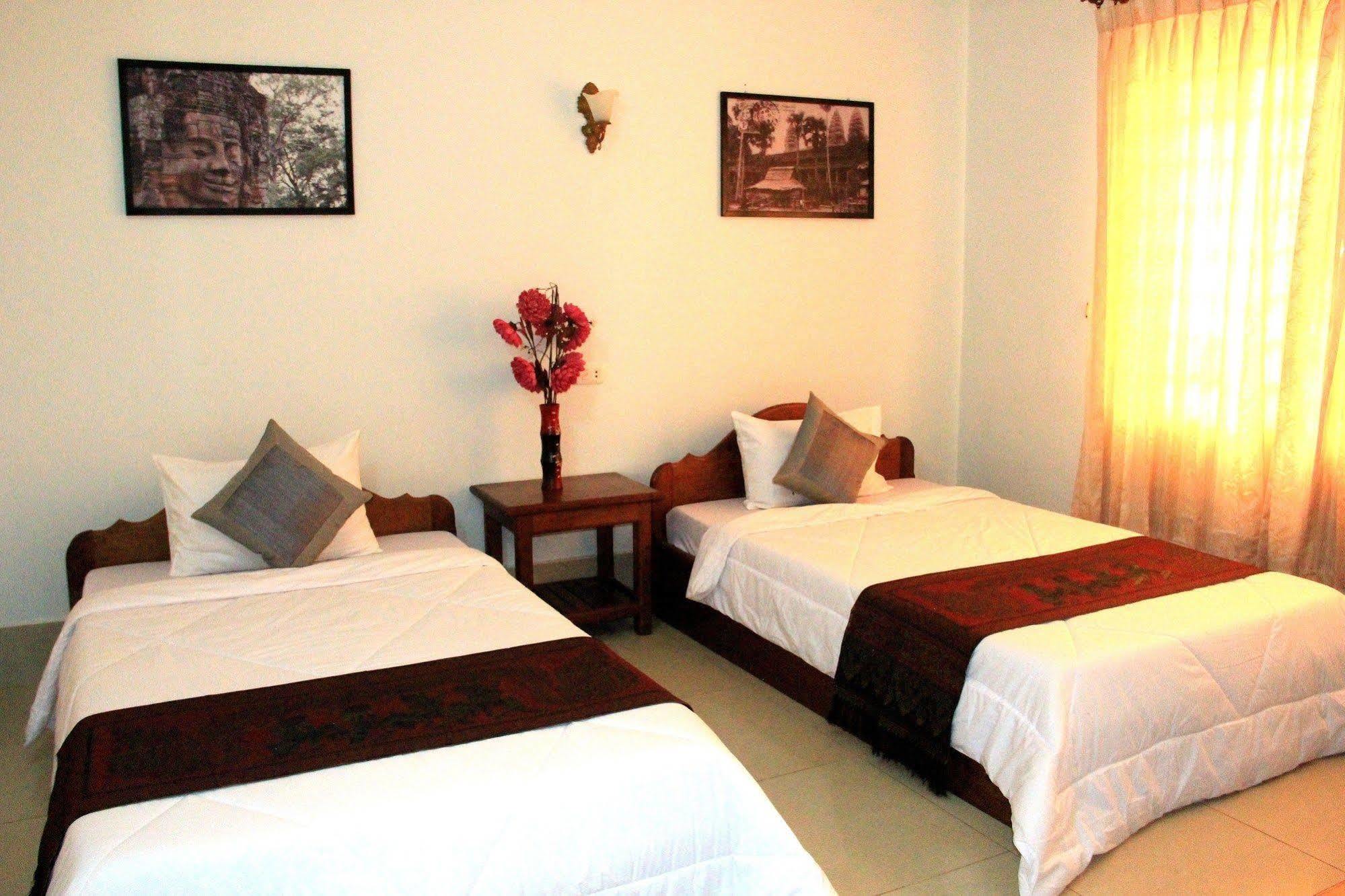 Hotel Tropical Breeze Ciudad de Siem Riep Exterior foto